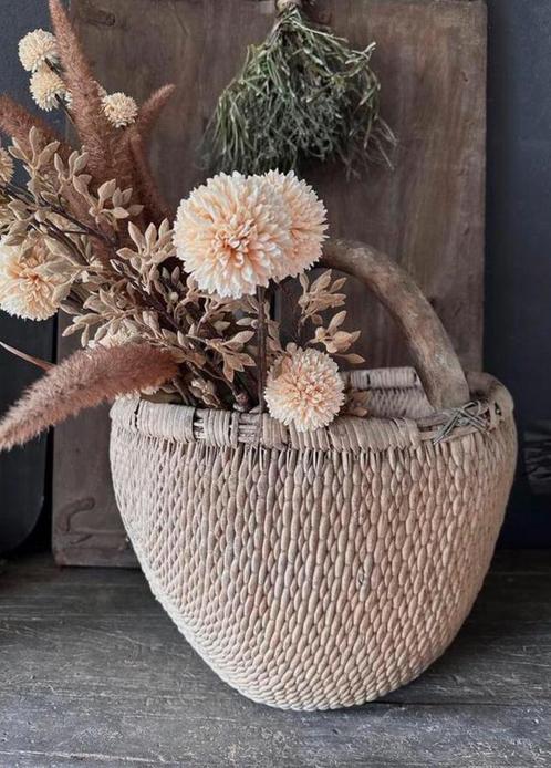 Oude Chinese mand SALE, Huis en Inrichting, Woonaccessoires | Schalen en Manden, Nieuw, Rond, Riet, Ophalen of Verzenden