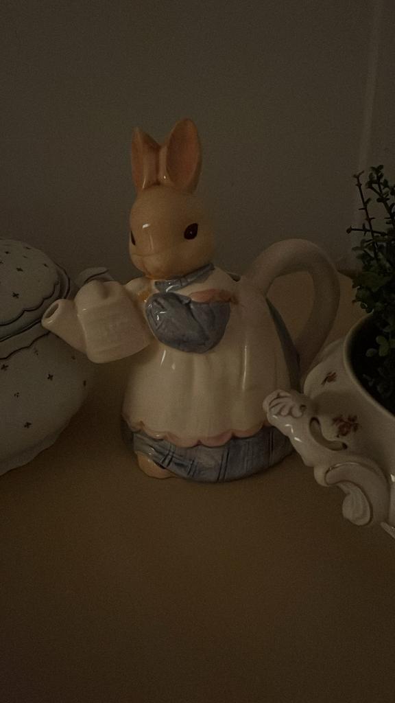Vintage Konijnen Theepot met Gieter, Huis en Inrichting, Keuken | Keukenbenodigdheden, Zo goed als nieuw, Ophalen of Verzenden