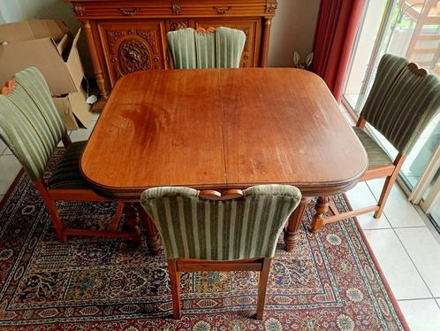 Antieke houten uitschuiftafel met vier stoelen., Antiek en Kunst, Antiek | Meubels | Tafels, Ophalen