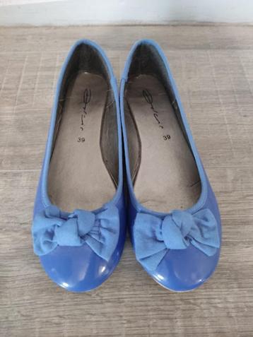Dolcis blauwe dames lak ballerina`s met strik beschikbaar voor biedingen