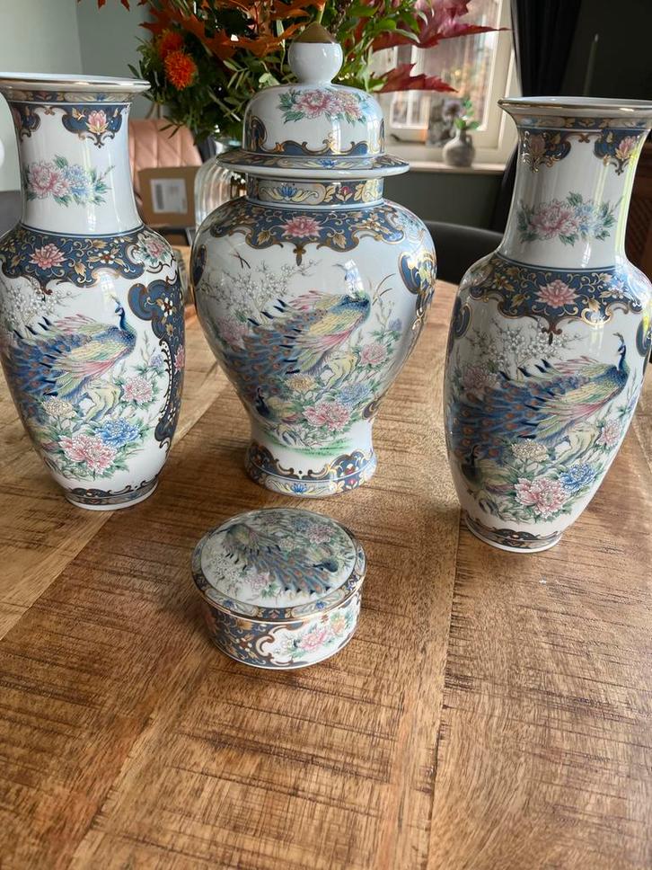 Porseleinen Vazen en Doosje Set, Antiek en Kunst, Antiek | Keramiek en Aardewerk, Ophalen of Verzenden