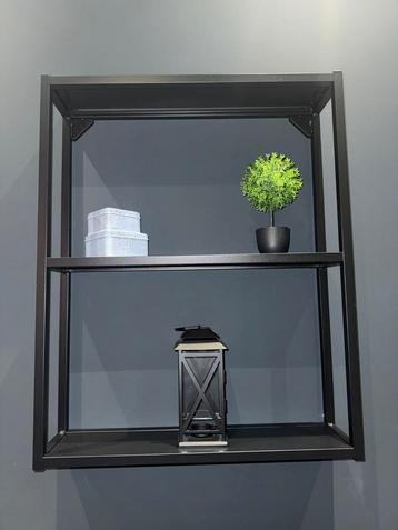 Zwarte Wandkast met Metalen Frame beschikbaar voor biedingen