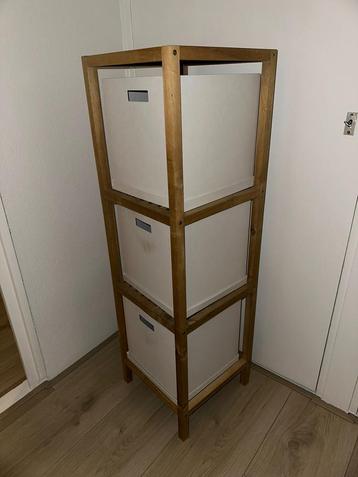 Badkamerrek, handdoekrek en badrekje beschikbaar voor biedingen