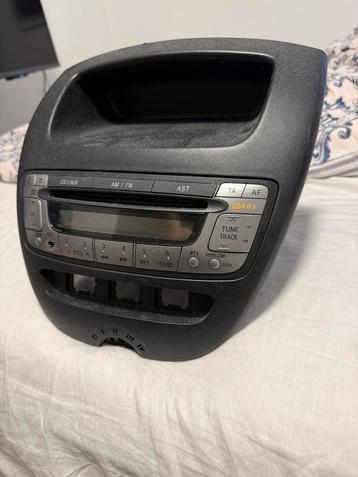 Originele radio voor Citroën C1, Toyota Aygo en Peugeot 107 beschikbaar voor biedingen