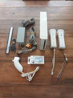 Nintendo Wii incl 20 spellen 2 controllers nunchuck HDMI, Spelcomputers en Games, Ophalen of Verzenden