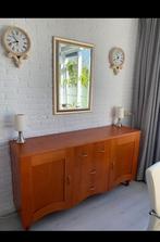 Dressoir met klokken, spiegel en lampjes, Ophalen, 25 tot 50 cm