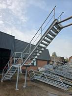 Stalen trap met tussenbordes gegalv hoog 4,6mtr. Nog036, Doe-het-zelf en Verbouw, Ladders en Trappen, Ophalen of Verzenden, Trap