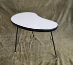 Vintage/ Mid century niervormig bijzettafeltje, Minder dan 55 cm, Zo goed als nieuw, Overige vormen, Overige materialen