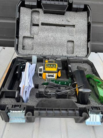 DeWALT DCE089D1G 10.8V Li-Ion accu zelfnivellerende 3x 360º beschikbaar voor biedingen