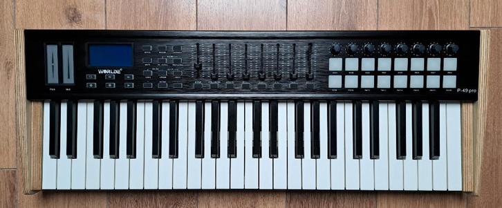 Midi Controler Worlde Pro 49, Muziek en Instrumenten, Midi-apparatuur, Zo goed als nieuw, Ophalen