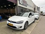 Volkswagen Golf 1.4 TSI GTE DSG NAP Pano PDC NL Auto DealerO, Auto's, Gebruikt, 4 cilinders, 150 pk, Wit