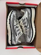 Nike P-6000 Silver/Grey Maat 43, Kleding | Heren, Nike, Nieuw, Ophalen of Verzenden, Sneakers of Gympen