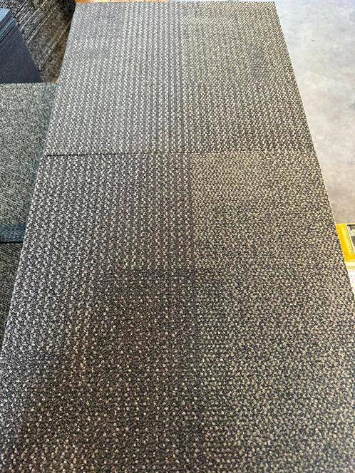 Tapijttegels 50x50 cm bruin 350 stuks, Huis en Inrichting, Stoffering | Vloerbedekking, Gebruikt, Tapijttegels, Grijs, 75 m² of meer