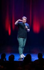 4x tickets Kor Hoebe in Almere Zaal op rij 1 — 28/01/26, Tickets en Kaartjes, Theater | Cabaret en Komedie, Drie personen of meer