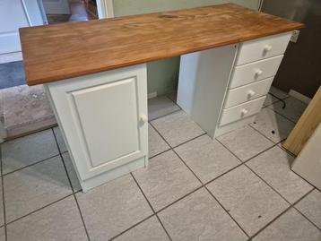 Houten bureau H76 x B145 D60 cm beschikbaar voor biedingen