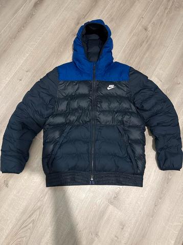 Nike Jas - Maat L beschikbaar voor biedingen