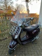 Vespa bordeaux rood uit 2011 en 127102 km, Ophalen, Gebruikt, Benzine