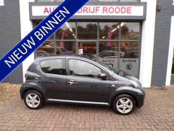 Toyota Aygo 1.0-12V 5-Drs Comfort APPLE CARPLAY! (bj 2011) beschikbaar voor biedingen