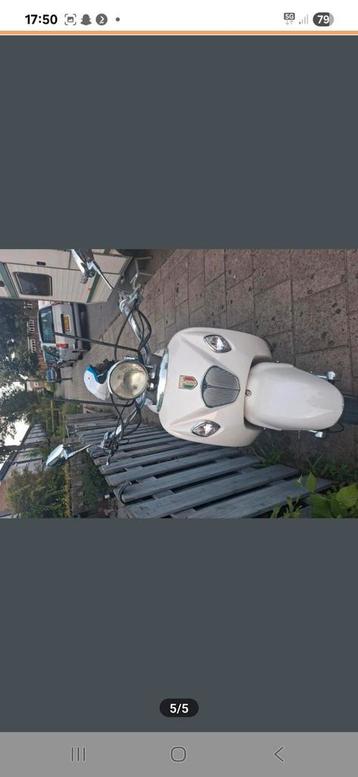 Retro scooter  beschikbaar voor biedingen