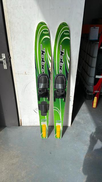 Waterski’s voor kinderen beschikbaar voor biedingen