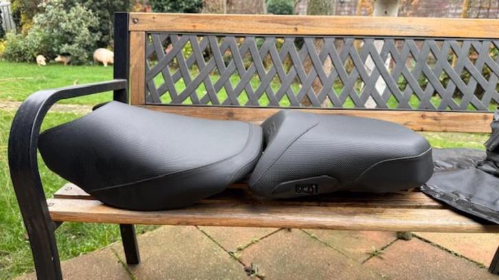 Zadel R1250GSA verwarmt, Motoren, Onderdelen | BMW, Nieuw, Ophalen of Verzenden