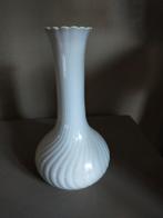 Vintage witte tirschenreuter 1838 reliëf vaas brocant japand, Ophalen