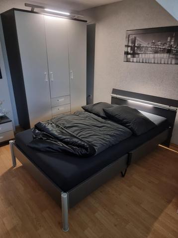 Fantatische Slaapkamer Antraciet met electrische lattenbodem beschikbaar voor biedingen
