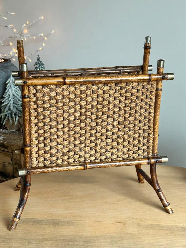 Bijzonder zeldzaam Antiek tijdschriften rek - krantenbak, Huis en Inrichting, Woonaccessoires | Krantenbakken en Lectuurbakken