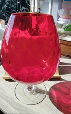 Grote vintage rood glas Vaas met transparent voet, Ophalen of Verzenden, Minder dan 50 cm, Rood, Glas