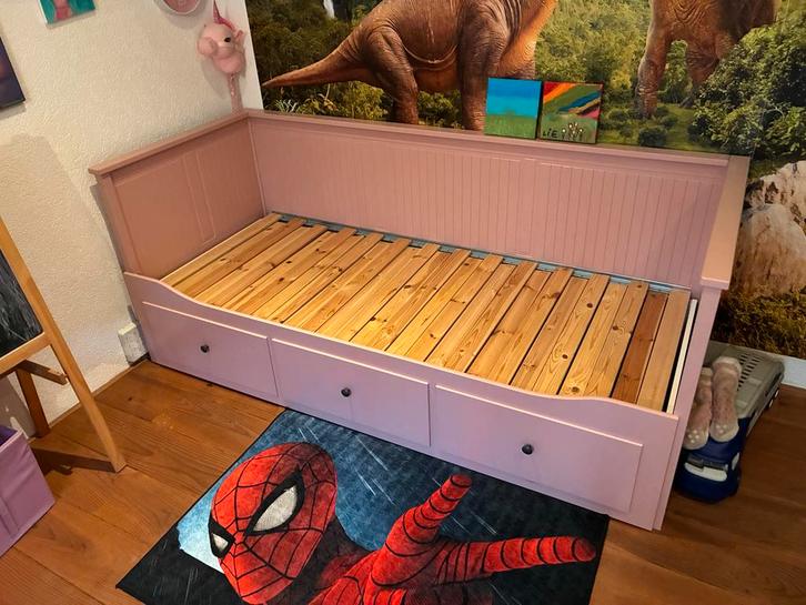 IKEA Hemnes Bed Roze (zonder matras), Huis en Inrichting, Slaapkamer | Bedden, Gebruikt, Eenpersoons, 90 cm, 200 cm, Hout, Overige kleuren