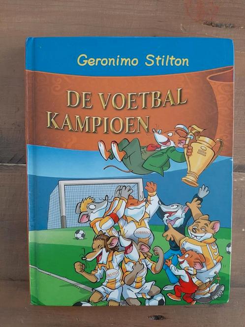 Geronimo Stilton - De voetbalkampioen, Boeken, Kinderboeken | Jeugd | onder 10 jaar, Zo goed als nieuw, Ophalen of Verzenden