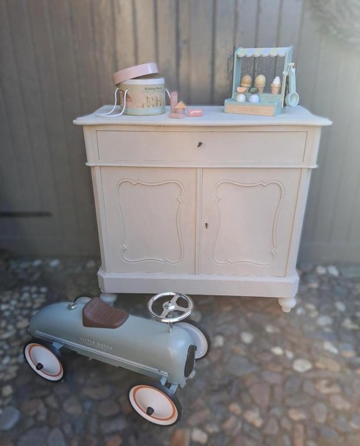 Prachtige sfeervolle Biedermeier commode 1880 "Lovely grey", Kinderen en Baby's, Kinderkamer | Commodes en Kasten, Zo goed als nieuw