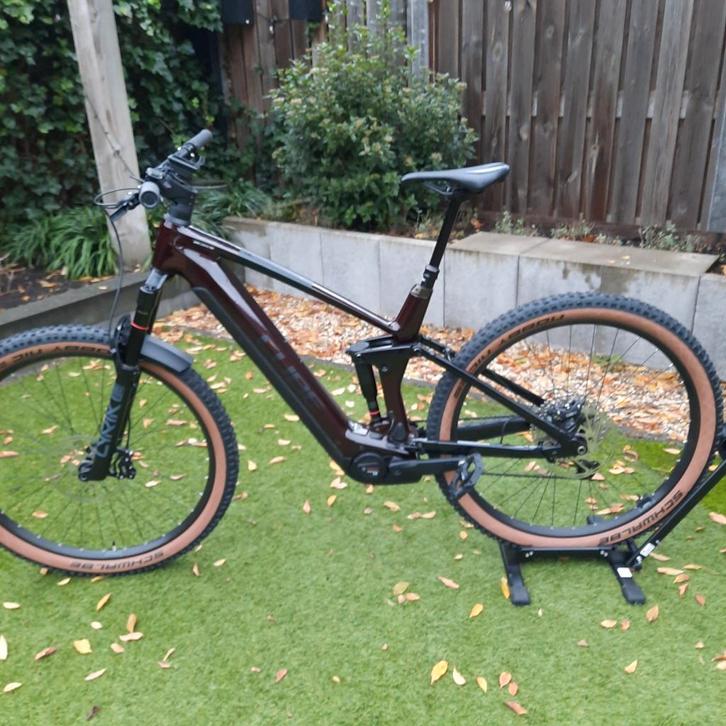 Cube Stereo Hybrid 140 HPC Race 750, 1 jaar oud, maar 300 km, Fietsen en Brommers, Elektrische fietsen, Zo goed als nieuw, Overige merken