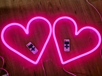 Roze hart led lamp wand 2 x (apart of als set) beschikbaar voor biedingen