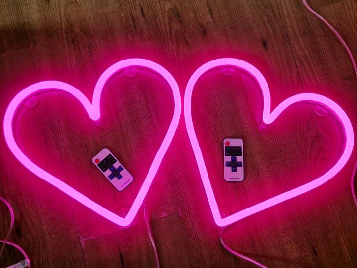 Roze hart led lamp wand 2 x (apart of als set), Huis en Inrichting, Lampen | Overige, Zo goed als nieuw, Ophalen of Verzenden