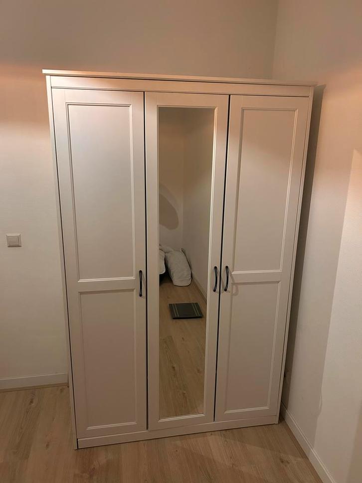 Ruime kledingkast - 120x190x60 cm, Huis en Inrichting, Kasten | Kledingkasten, Gebruikt, 150 tot 200 cm, 100 tot 150 cm, 50 tot 75 cm