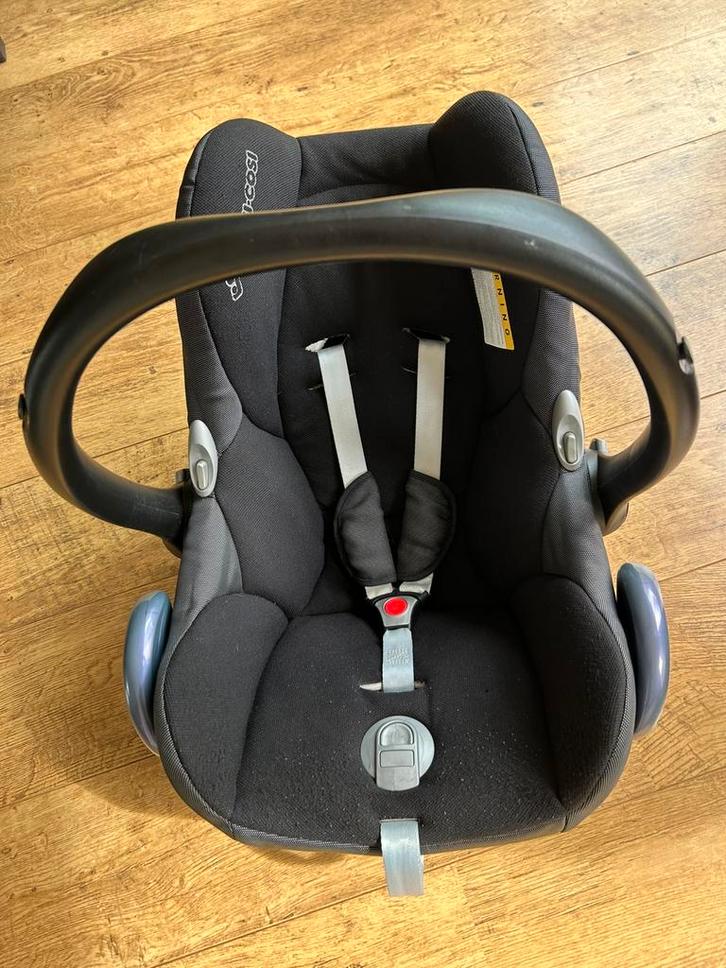 Kinderstoeltje Maxi Cosi cabrio fix, Kinderen en Baby's, Autostoeltjes, Gebruikt, Maxi-Cosi, Autogordel of Isofix, Ophalen of Verzenden