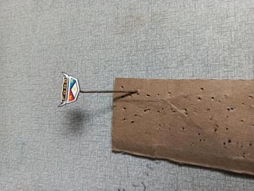 Metalen speldje van " Ford" beschikbaar voor biedingen