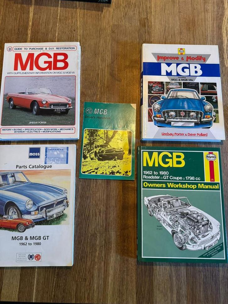 Complete collectie handboeken voor de MGB en MGB GT, Boeken, Auto's | Boeken, Gelezen, Overige merken, Ophalen of Verzenden
