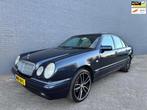 Mercedes-Benz E-klasse 280 Classic|SCHUIFDAK|AIRCO|AUT|RIJD, Achterwielaandrijving, Gebruikt, Traction-control, Zwart