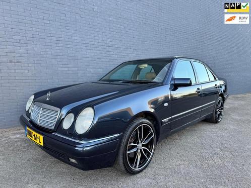 Mercedes-Benz E-klasse 280 Classic|SCHUIFDAK|AIRCO|AUT|RIJD, Auto's, Mercedes-Benz, Bedrijf, Te koop, E-Klasse, ABS, Airbags, Airconditioning
