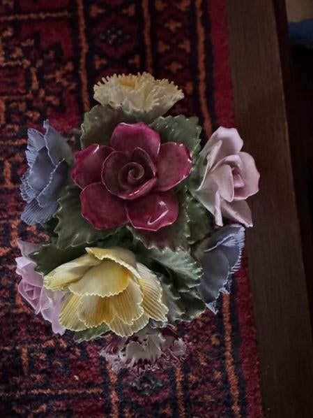 Te koop: ontzetten mooi en teer bloemenbeeldje, Ophalen of Verzenden, Gebruikt, Overige typen