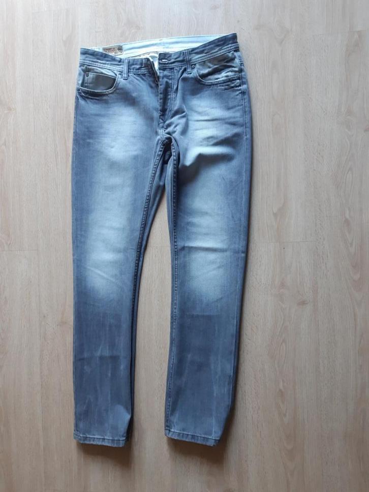 30- C&A Clockhouse Straight Fit heren spijkerbroek W32/L32, Kleding | Heren, Spijkerbroeken en Jeans, Zo goed als nieuw, W32 (confectie 46) of kleiner