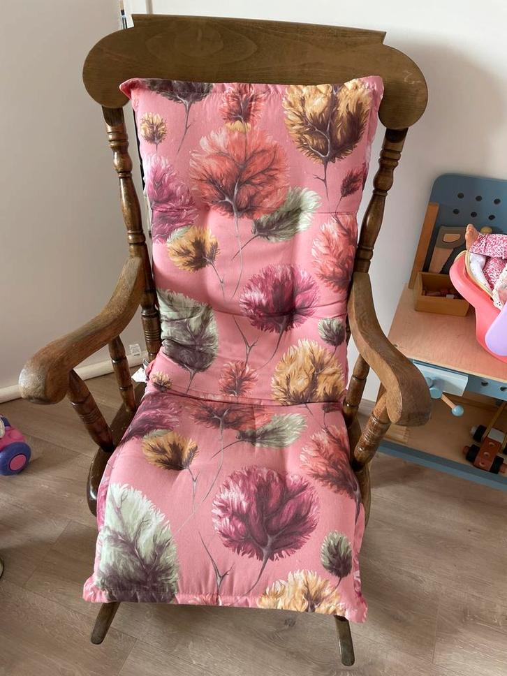 Ouderwetse Schommelstoel met Kussen, Antiek en Kunst, Antiek | Meubels | Stoelen en Banken, Ophalen