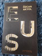 Eus - Ozkan Akyol, Gelezen, Ophalen of Verzenden, Nederland, Ozkan Akyol