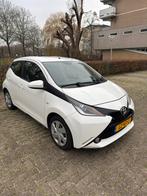 Toyota Aygo 1.0 2015 | 5DEURS | NIEUWE APK! | Wit 153.533 km, Auto's, Toyota, Voorwielaandrijving, Stof, Euro 6, Elektrische ramen