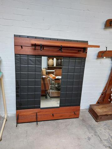 Vintage garderobe, wandkapstok  beschikbaar voor biedingen