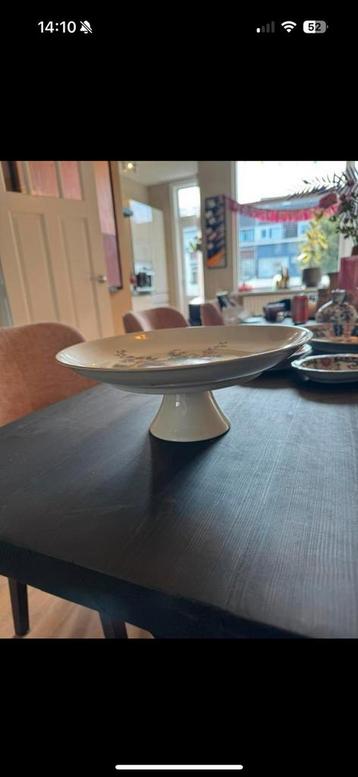 Taartschaal / etagiere beschikbaar voor biedingen