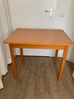 Vintage houten keukentafel met dessin blad 99x66x74, jaren60, Huis en Inrichting, Tafels | Eettafels, Ophalen, Gebruikt, 50 tot 100 cm