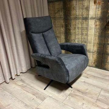 Comfortabele fauteuil in 2 kleuren scherp geprijsd! OP=OP! beschikbaar voor biedingen